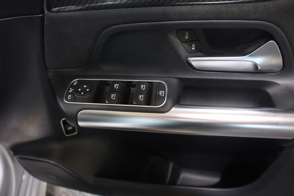 Mercedes-Benz B Class Hatchback Silver #18