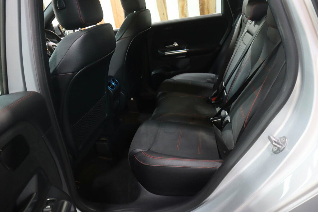 Mercedes-Benz B Class Hatchback Silver #40