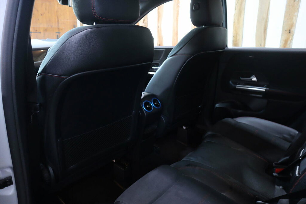 Mercedes-Benz B Class Hatchback Silver #42