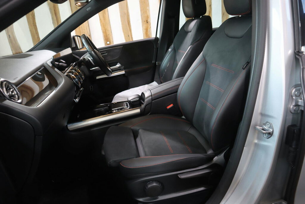 Mercedes-Benz B Class Hatchback Silver #34