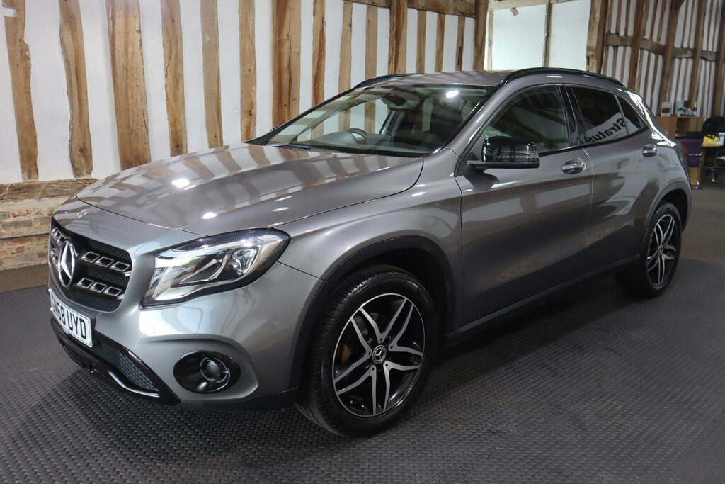 Mercedes-Benz GLA Class 1.6 Gla180 Urban Edition 7G-dct Euro 6 S S Grey #3
