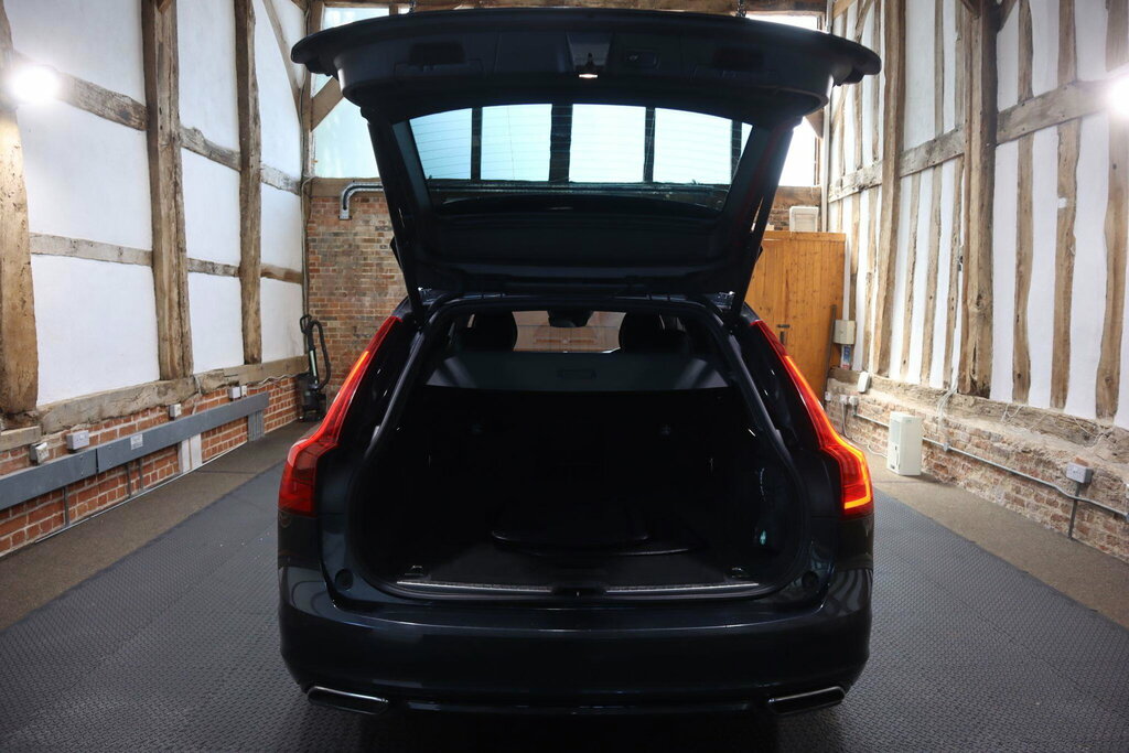 Volvo V90 300H Luxury Silver #38