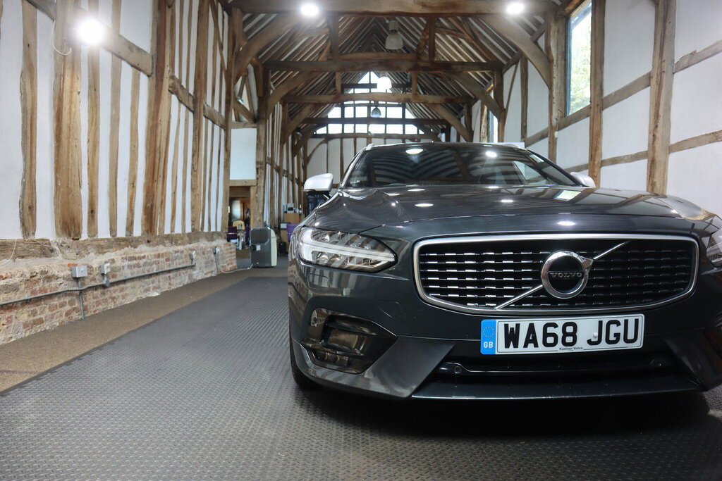 Volvo V90 300H Luxury Silver #70