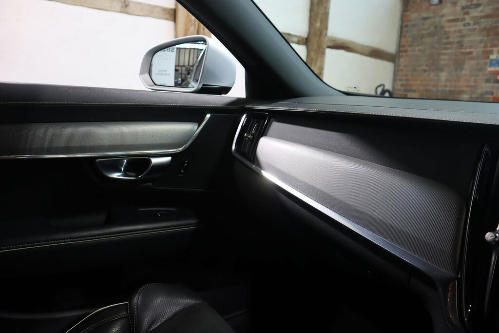 Volvo V90 300H Luxury Silver #65