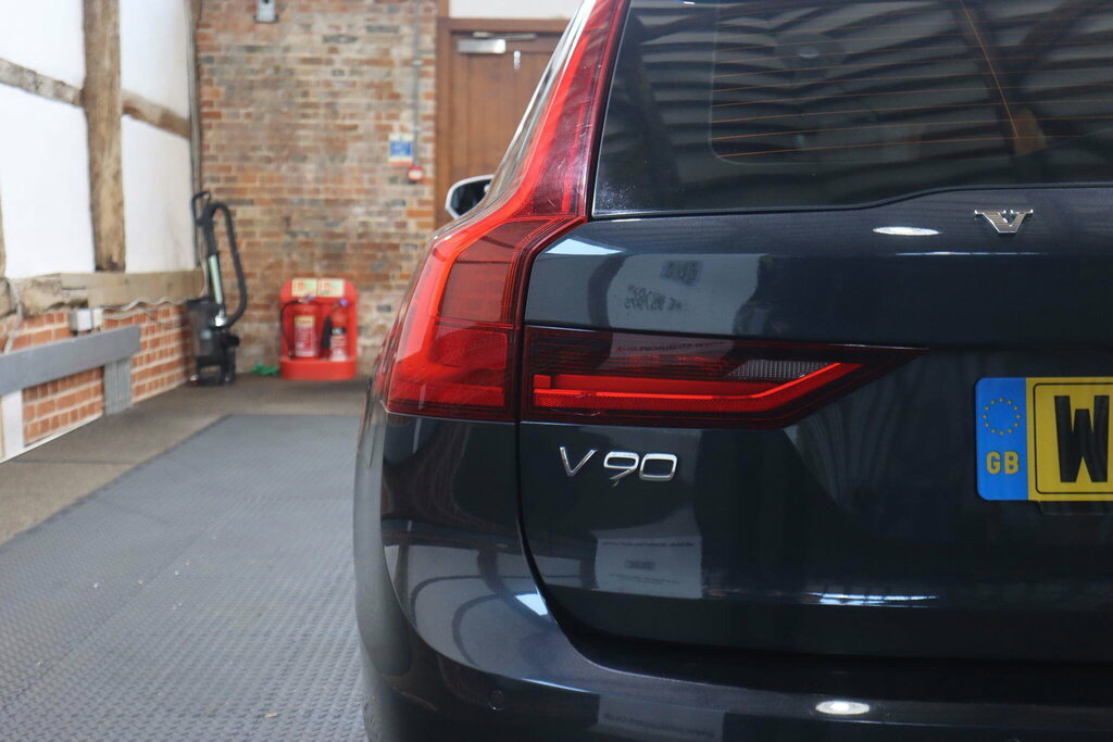 Volvo V90 300H Luxury Silver #79