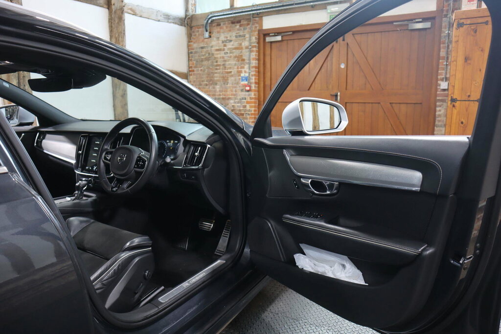 Volvo V90 300H Luxury Silver #13