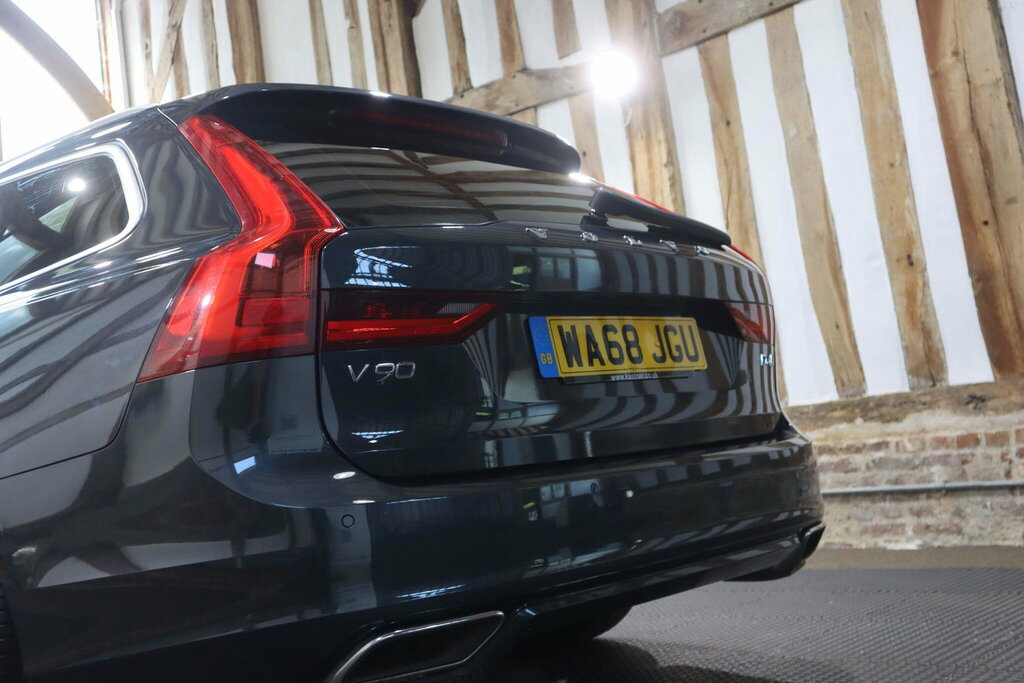 Volvo V90 300H Luxury Silver #76