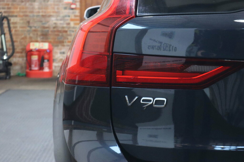 Volvo V90 300H Luxury Silver #80