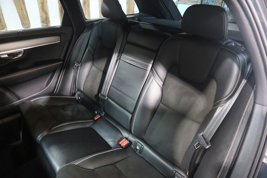 Volvo V90 300H Luxury Silver #32
