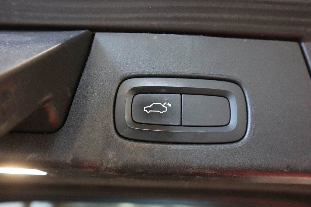 Volvo V90 300H Luxury Silver #40