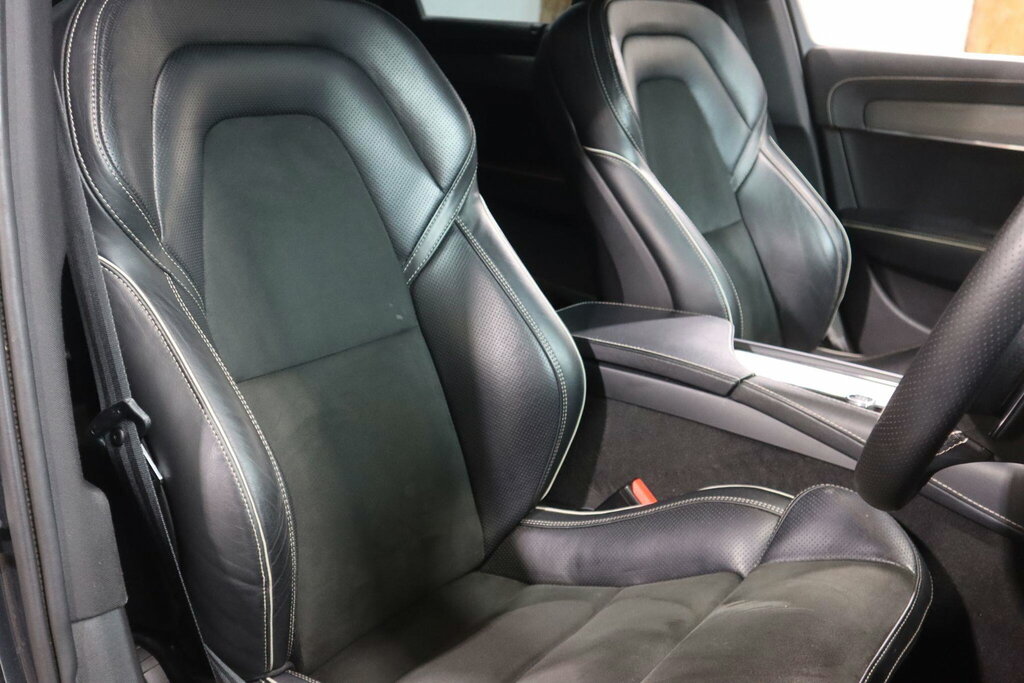 Volvo V90 300H Luxury Silver #17