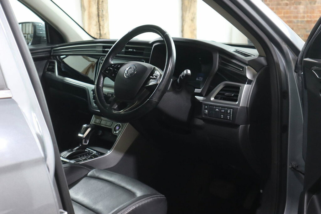 SsangYong Korando Le Black #9