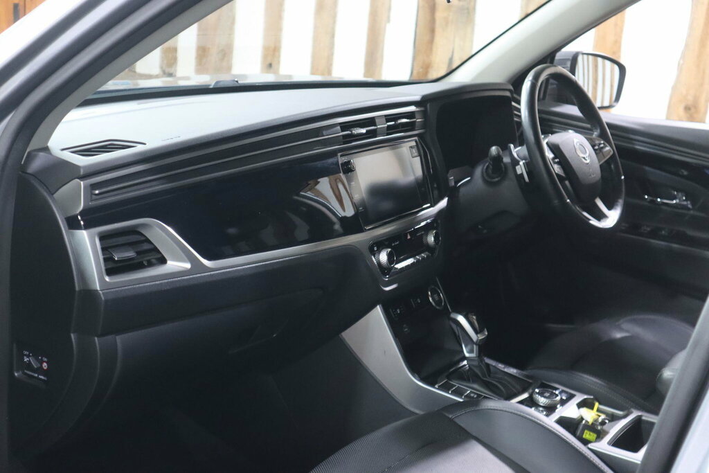 SsangYong Korando Le Black #32
