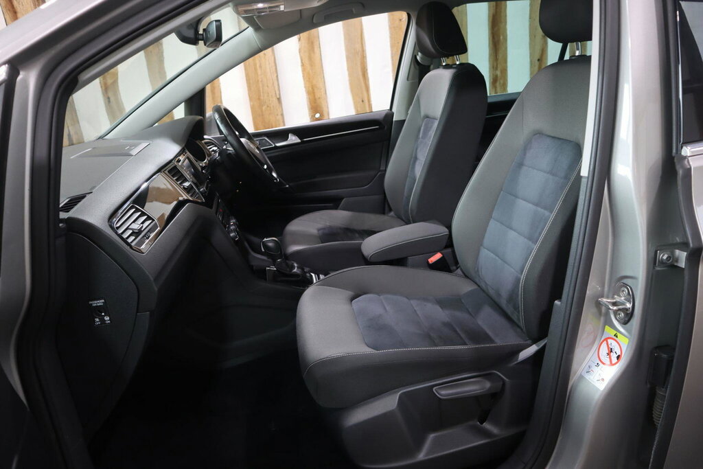 Volkswagen Golf SV Se Tsi Silver #32