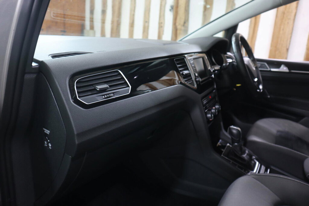 Volkswagen Golf SV Se Tsi Silver #34