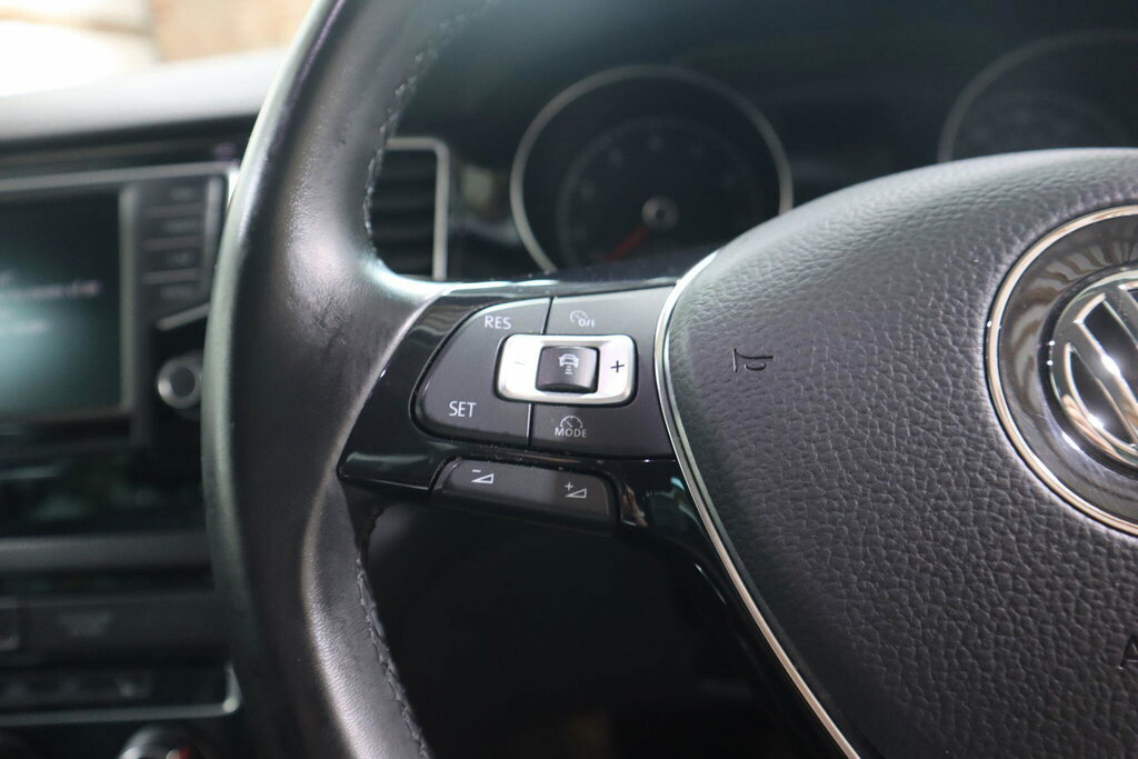 Volkswagen Golf SV Se Tsi Silver #24