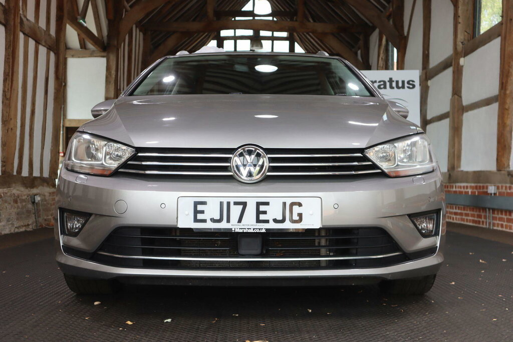 Volkswagen Golf SV Se Tsi Silver #47