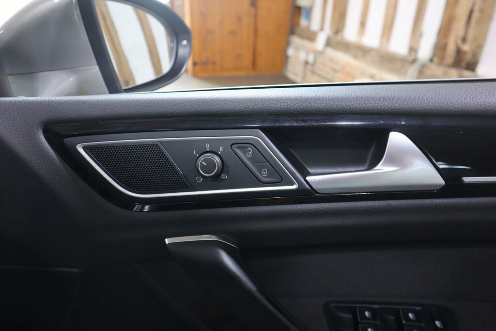 Volkswagen Golf SV Se Tsi Silver #17