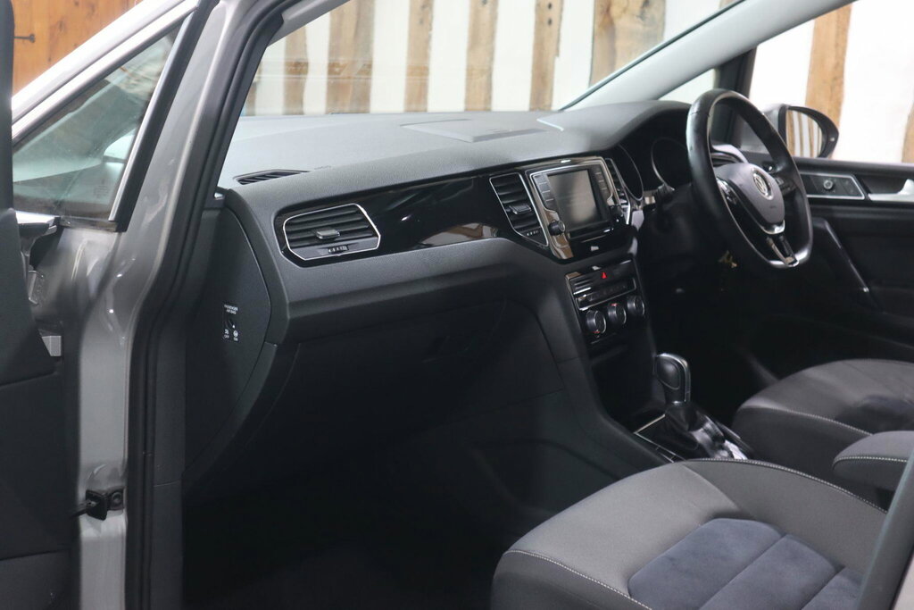 Volkswagen Golf SV Se Tsi Silver #30