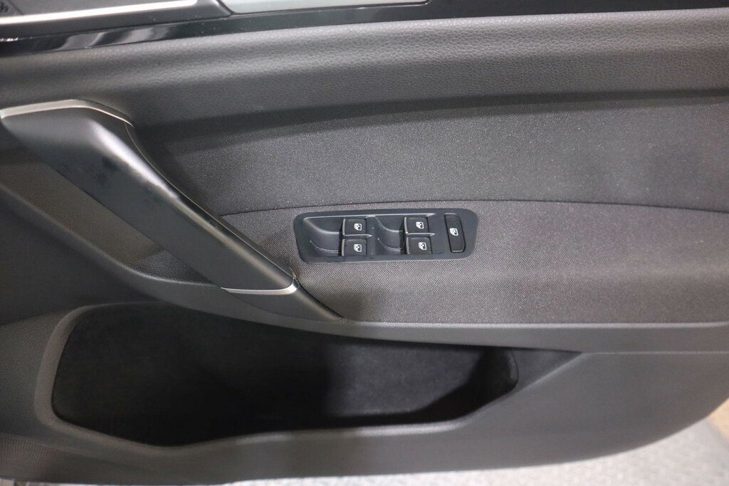 Volkswagen Golf SV Se Tsi Silver #18