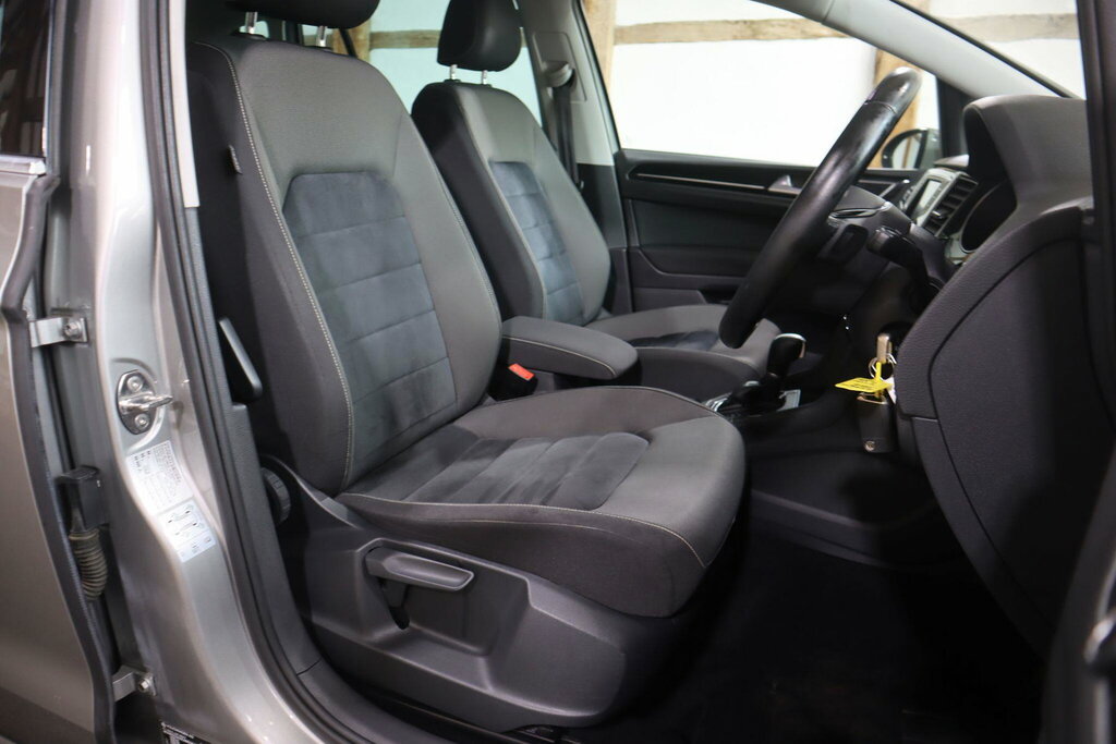 Volkswagen Golf SV Se Tsi Silver #12