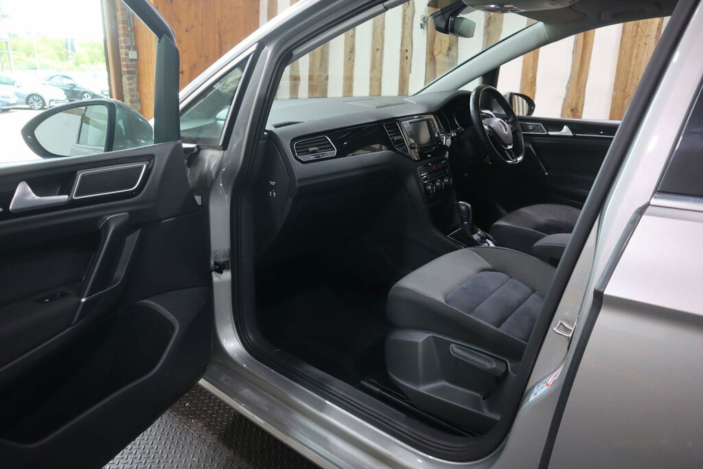 Volkswagen Golf SV Se Tsi Silver #29