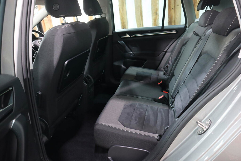 Volkswagen Golf SV Se Tsi Silver #37