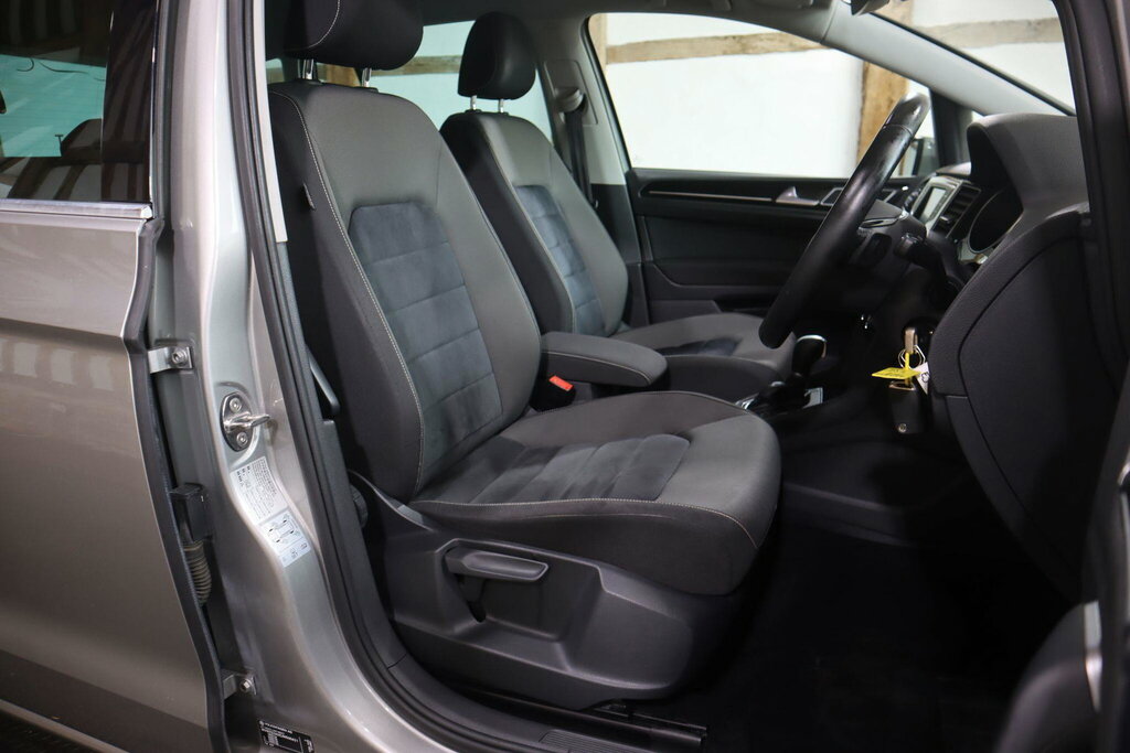 Volkswagen Golf SV Se Tsi Silver #11