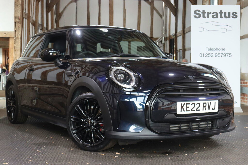 Mini Hatch 1.5 Cooper Exclusive Steptronic Euro 6 S S KE22RVJ Black