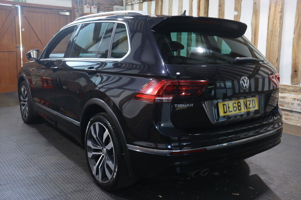 Volkswagen Tiguan 2.0 Tdi R-line Dsg 4Motion Euro 6 S S DL68NZD Black #4