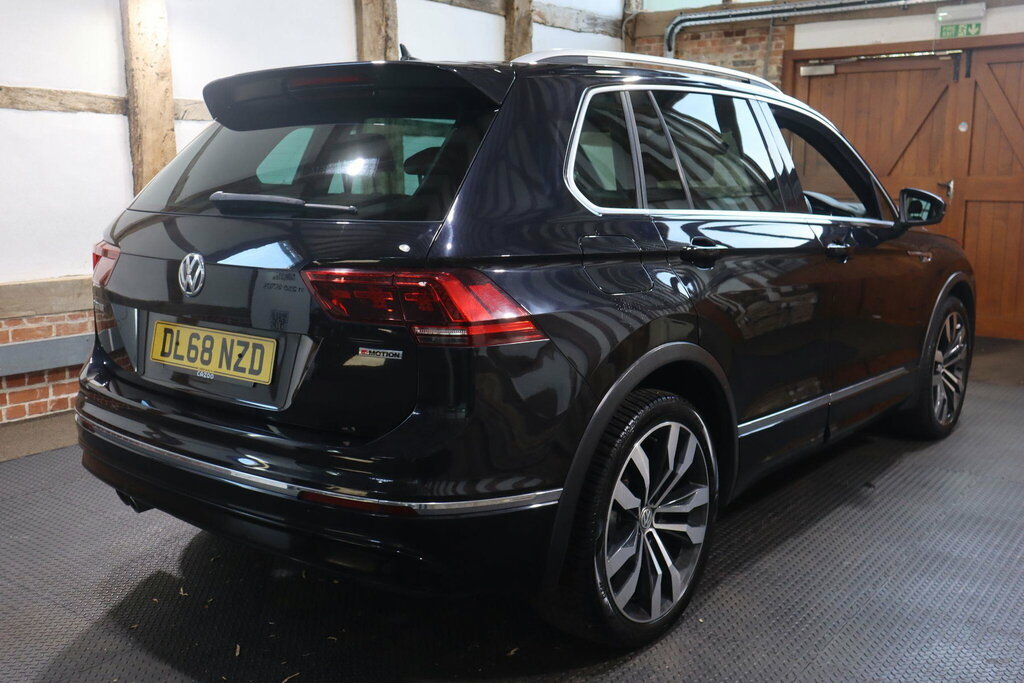 Volkswagen Tiguan 2.0 Tdi R-line Dsg 4Motion Euro 6 S S DL68NZD Black #6
