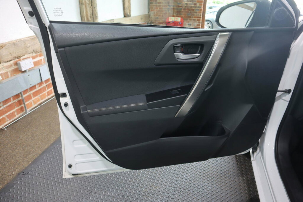 Toyota Auris Icon Blue #32