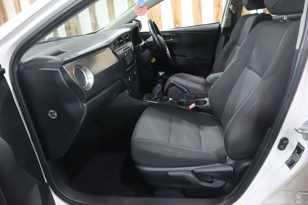 Toyota Auris Icon Blue #28