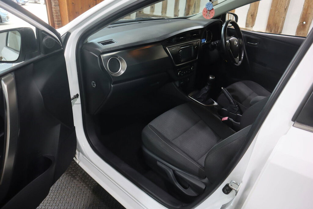 Toyota Auris Icon Blue #26
