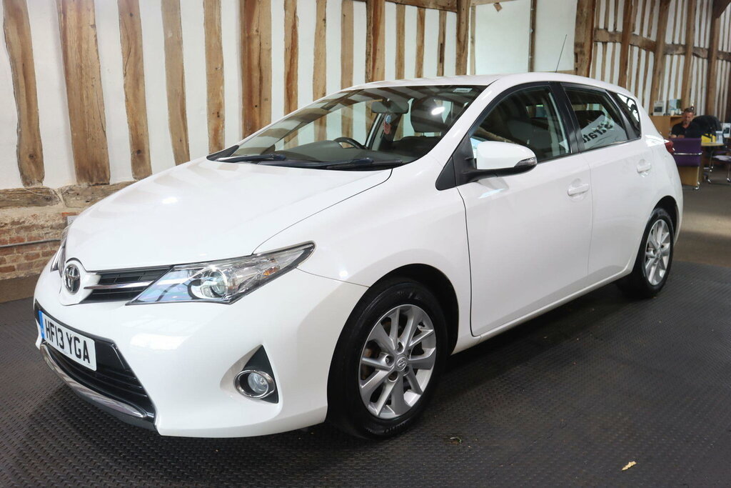 Toyota Auris 1.6 V-matic Icon Euro 5 White #3
