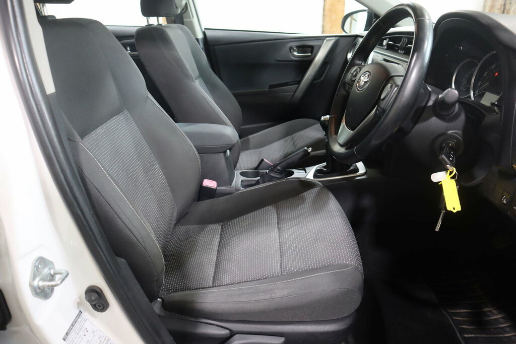 Toyota Auris Icon Blue #10