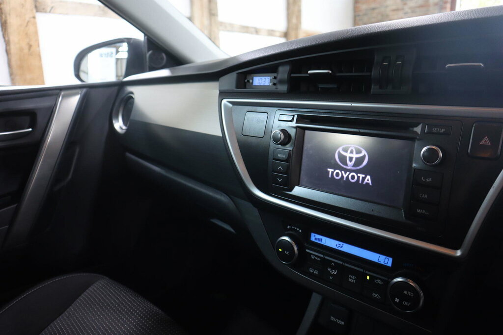 Toyota Auris Icon Blue #17