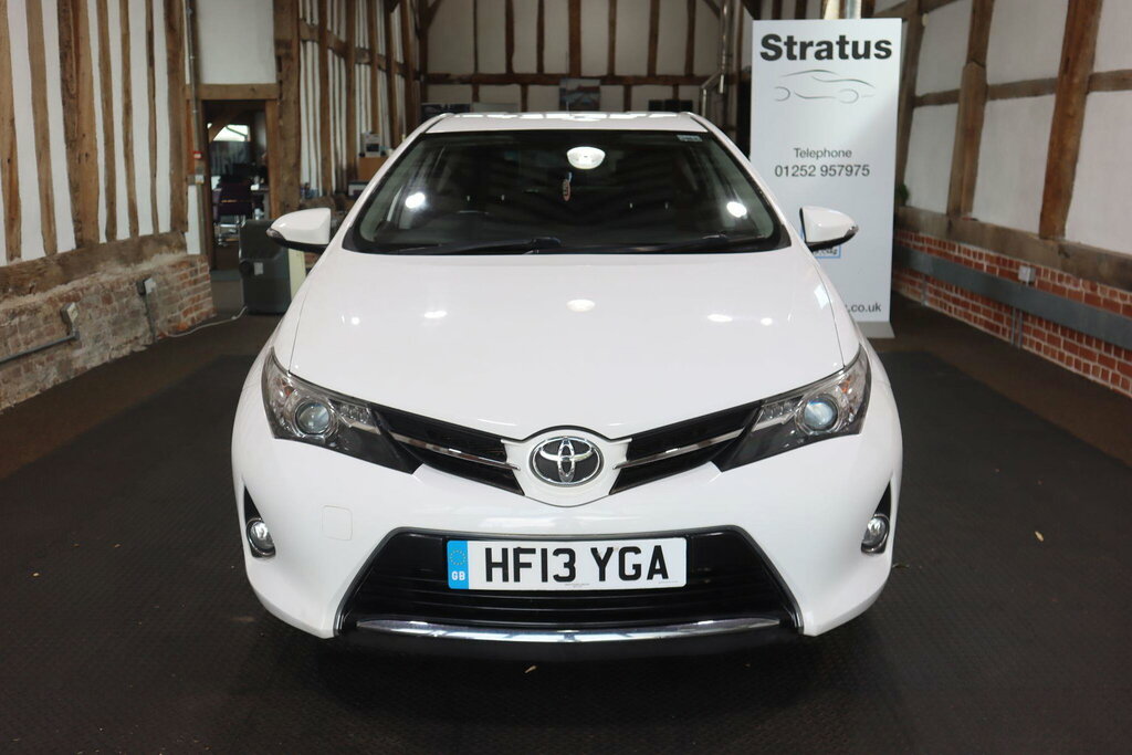 Toyota Auris 1.6 V-matic Icon Euro 5 White #2