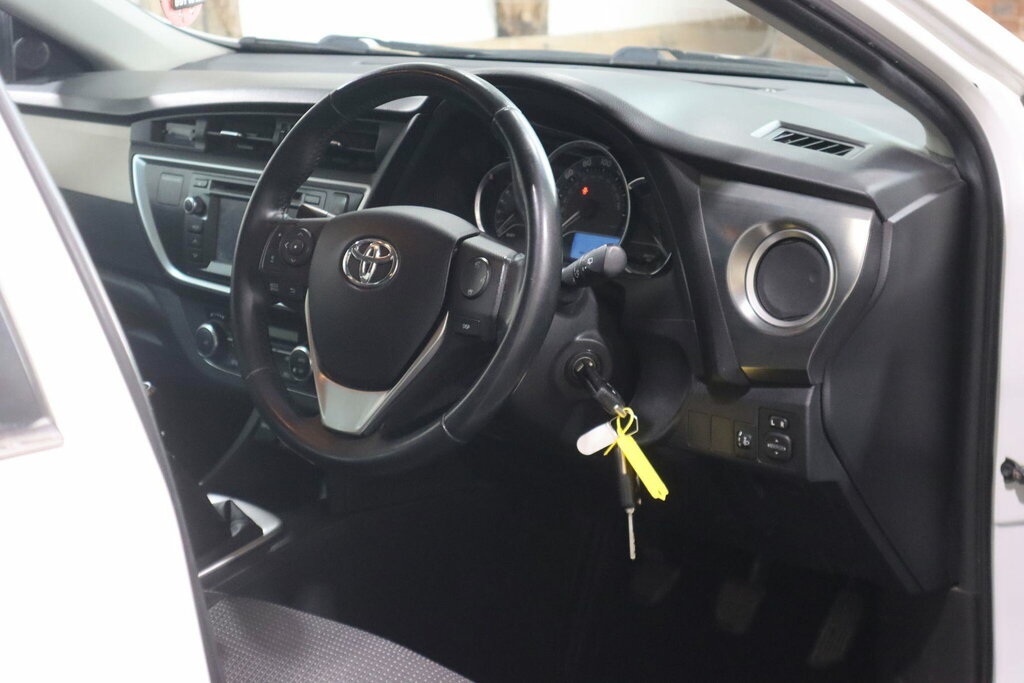 Toyota Auris Icon Blue #9