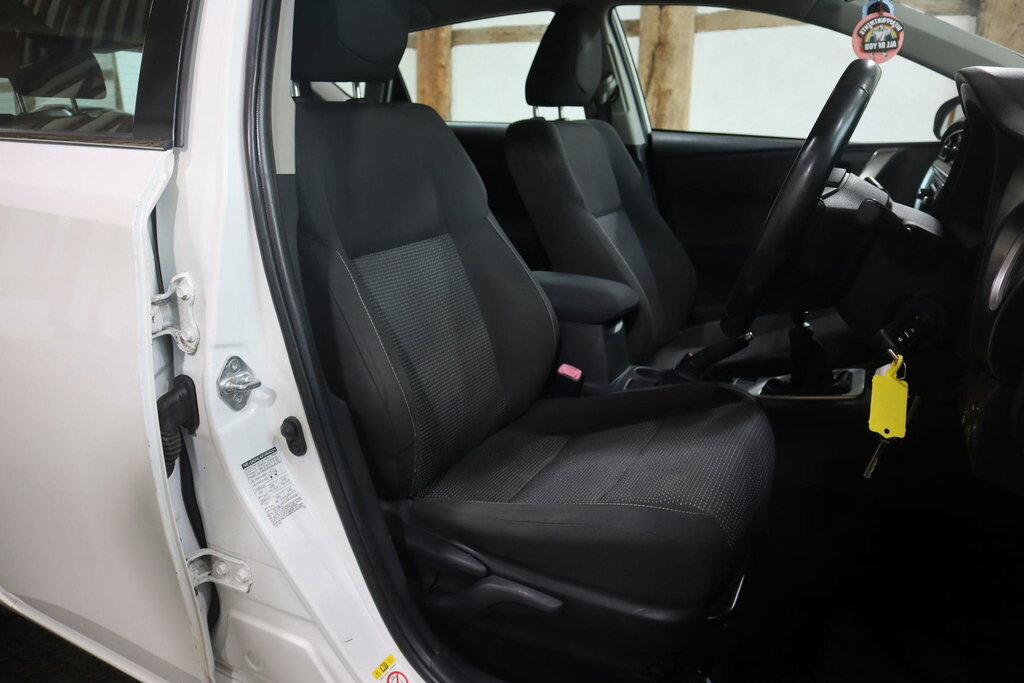 Toyota Auris Icon Blue #11