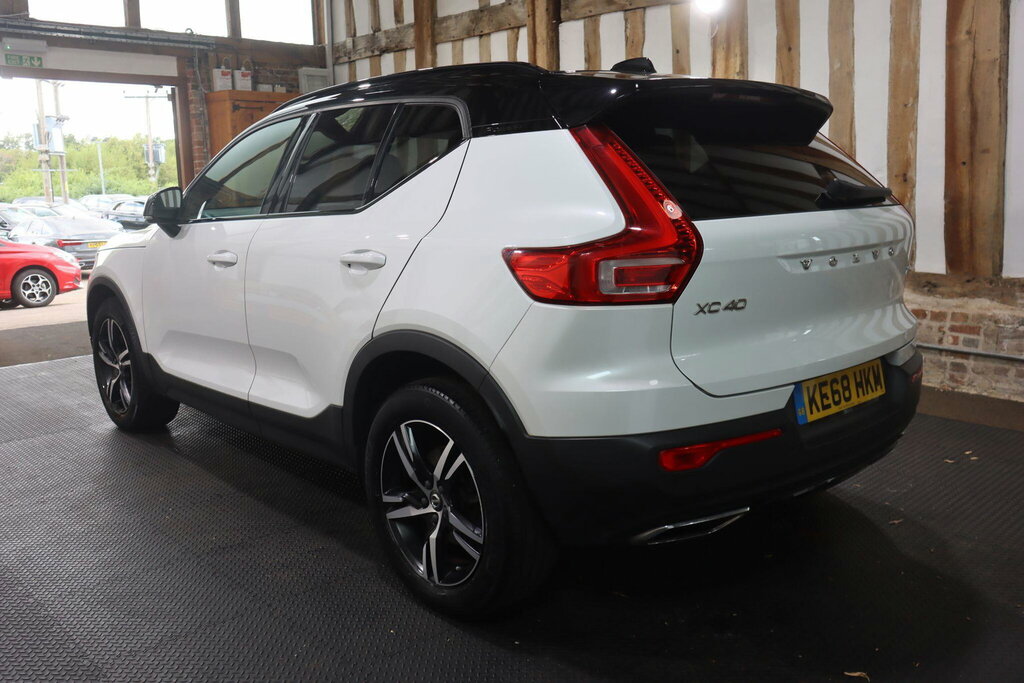 Volvo XC40 2.0 T4 R-design Awd Euro 6 S S White #4