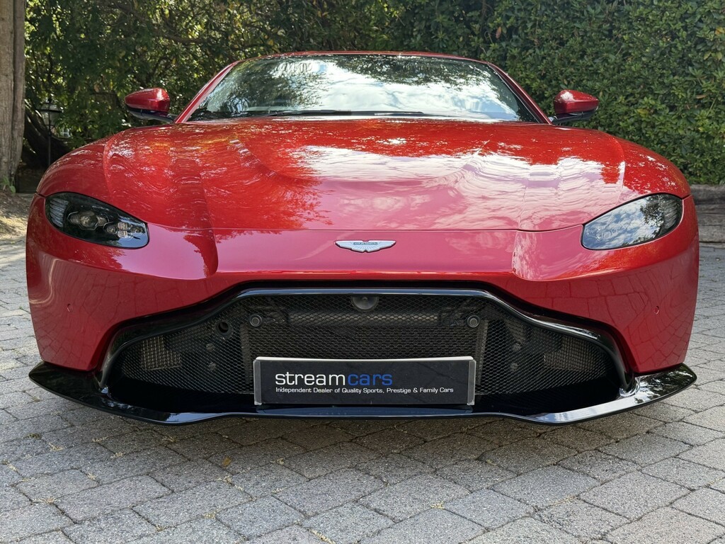 Aston Martin Vantage 4.0 V8 Red