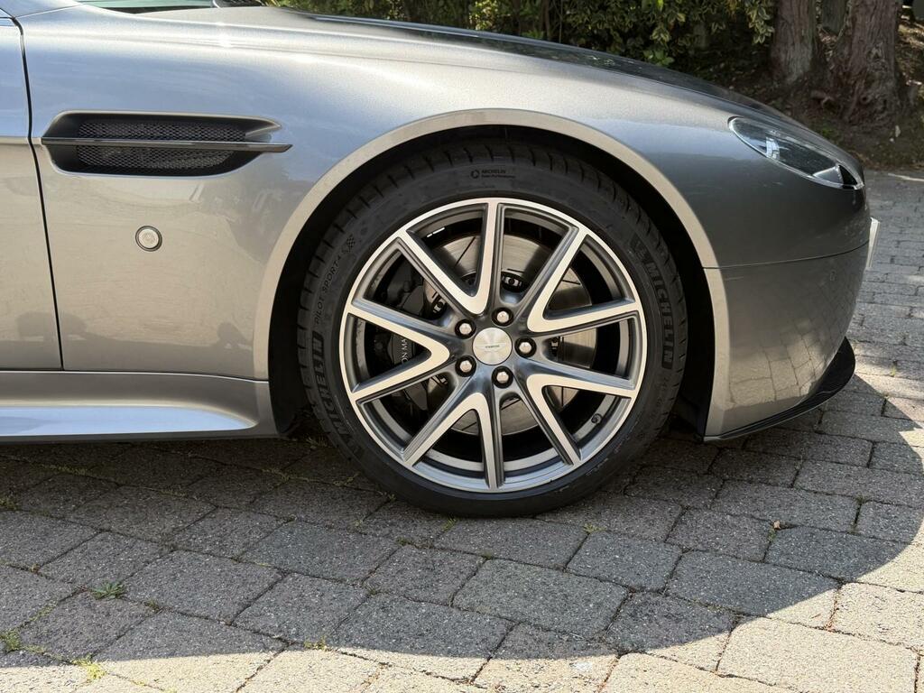 Aston Martin Vantage V8 Roadster Blue #16
