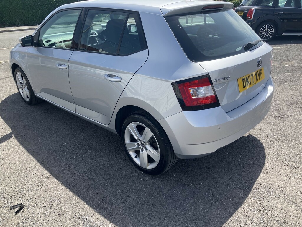 Skoda Fabia Hatchback 1.2 Tsi Se L 201717 DK17XVF Silver #4