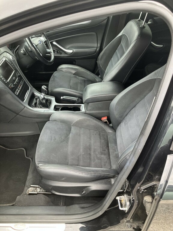 Ford Mondeo 2.0 Tdci Titanium X Business Edition Black #4