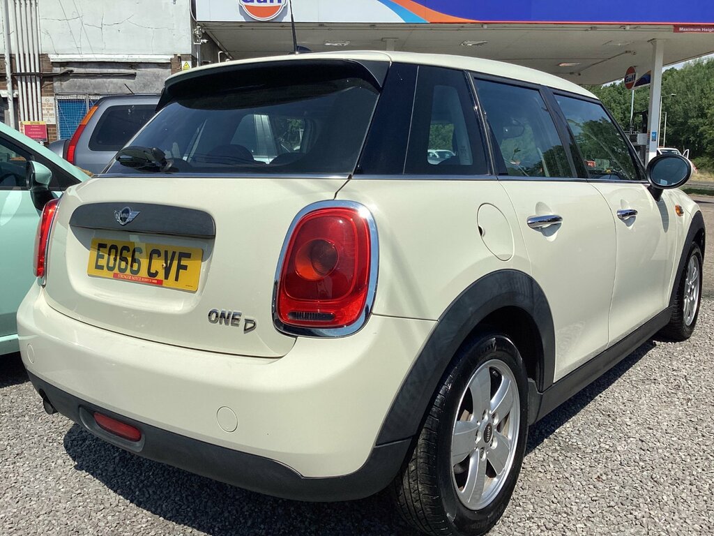 Mini Hatch 1.5 One D Hatchback Euro 6 Ss EO66CVF White #3