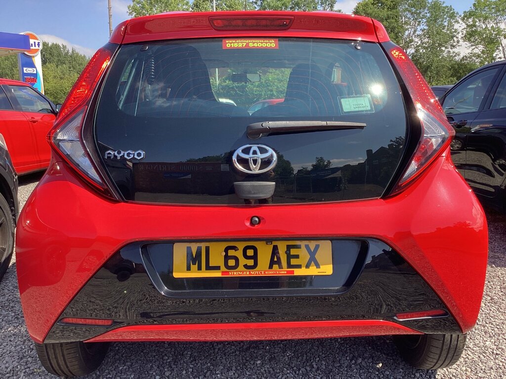 Toyota Aygo 1.0 Vvt-i X-play Hatchback Euro ML69AEX Red #6