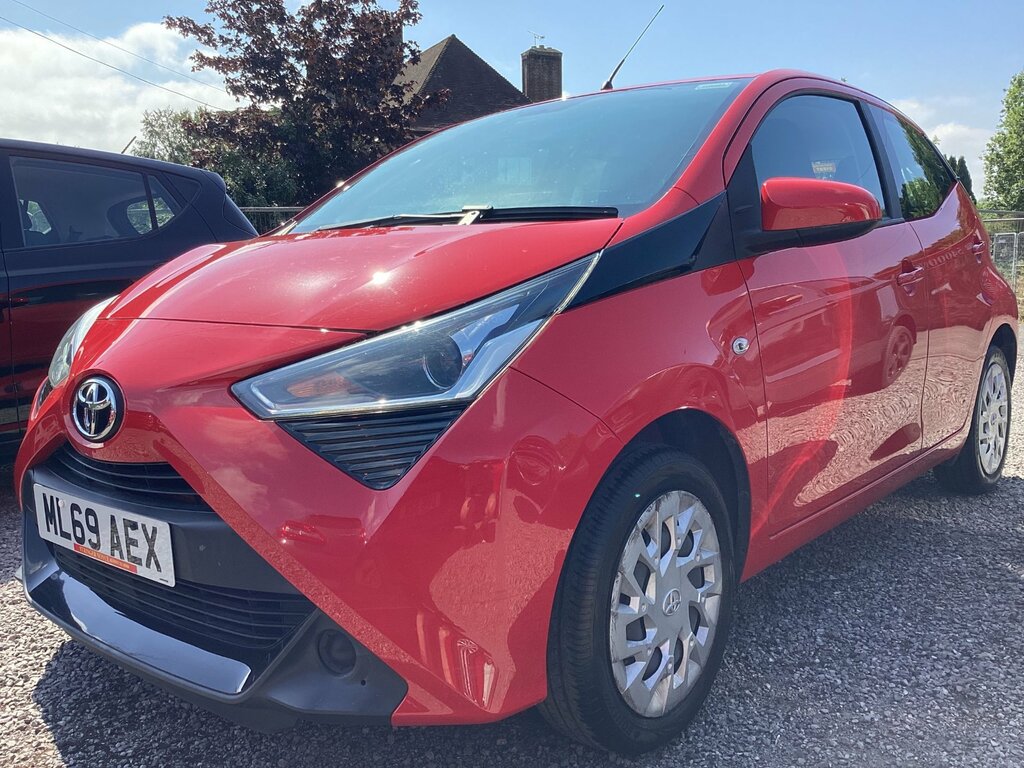 Toyota Aygo 1.0 Vvt-i X-play Hatchback Euro Red