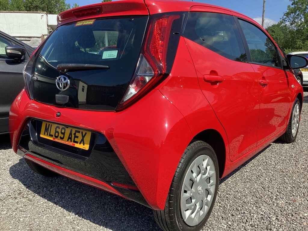 Toyota Aygo 1.0 Vvt-i X-play Hatchback Euro ML69AEX Red #3