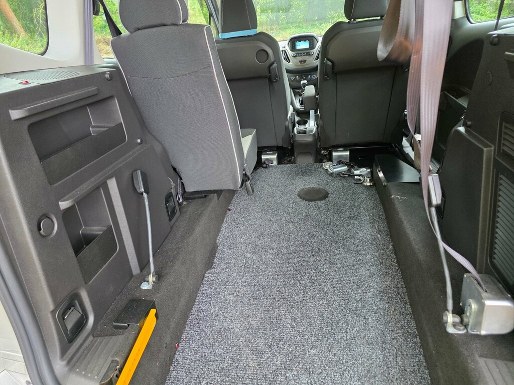 Ford Tourneo Courier Zetec Grey #8